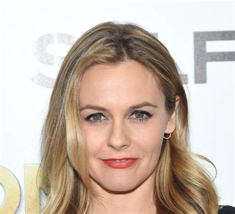 alicia silverstone height weight